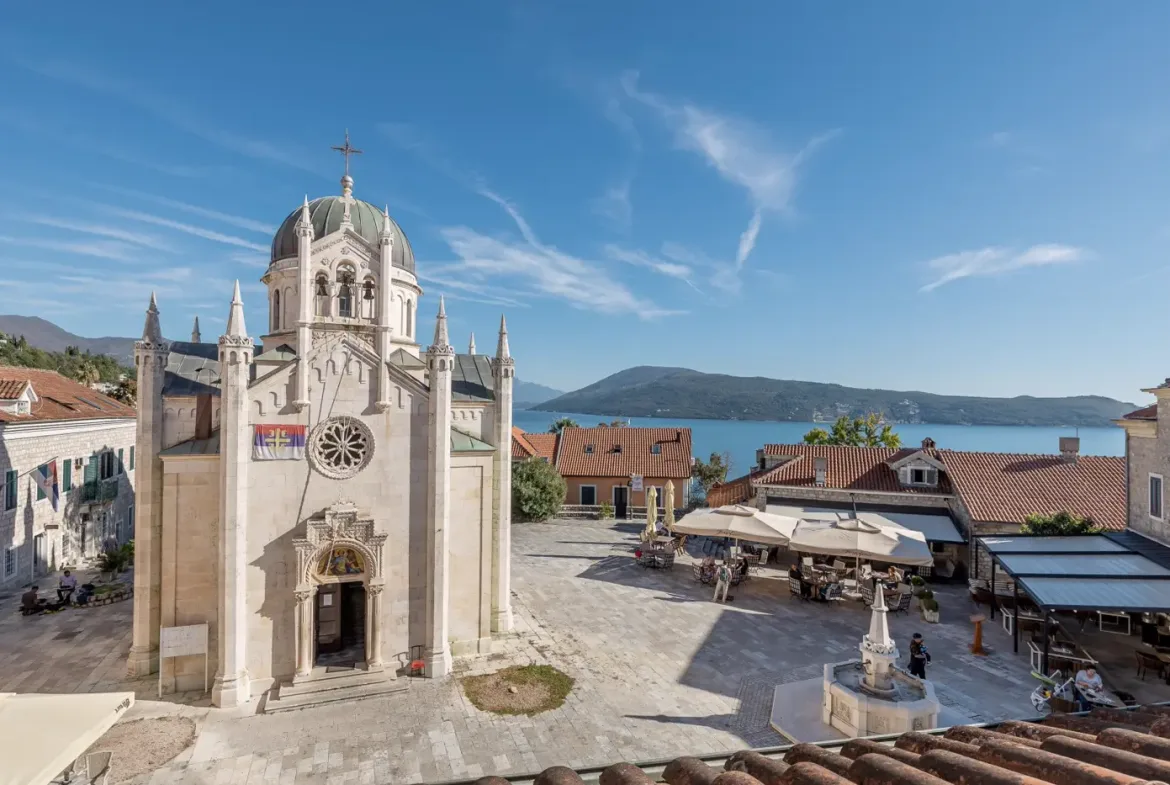 Stone house with two commercial buildings, Trg Belavista, Herceg Novi