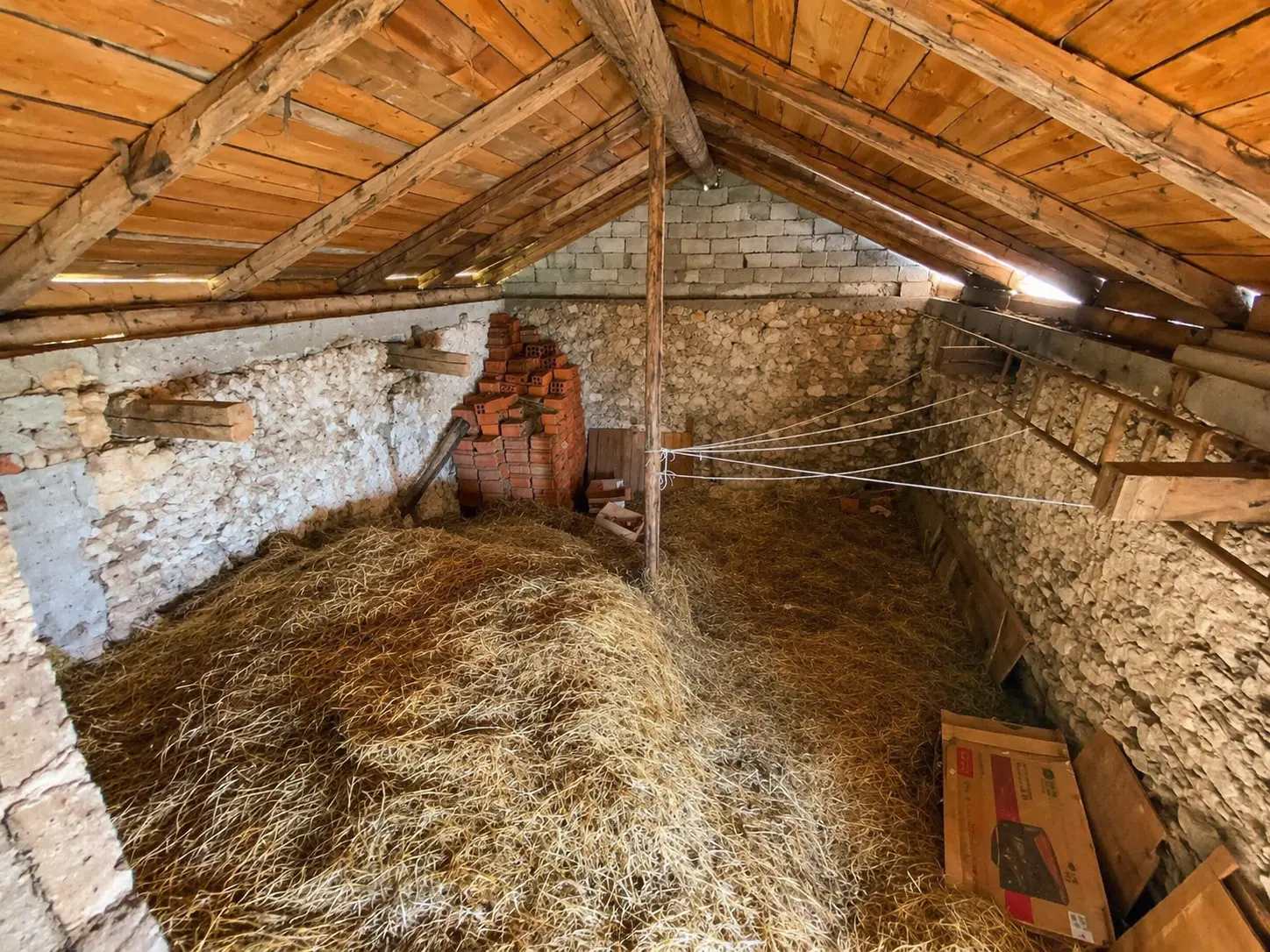 Vipava Valley – Semi-detached house above Vipava Valley
