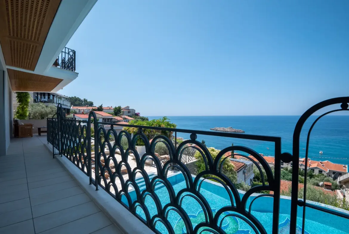 Complex of two luxury villas with swimming pool and panoramic sea view, Sveti Stefan, Budva