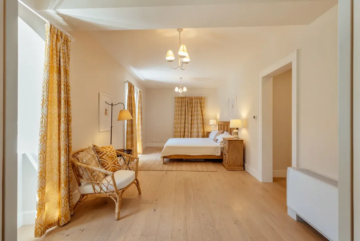 Luxuriously renovated stone villa with pontoon, Dobrota, Kotor