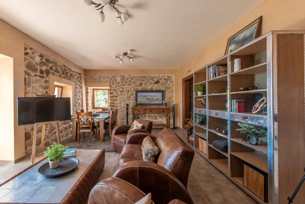 Stone villa with pool and panoramic sea view, Markovići, Budva