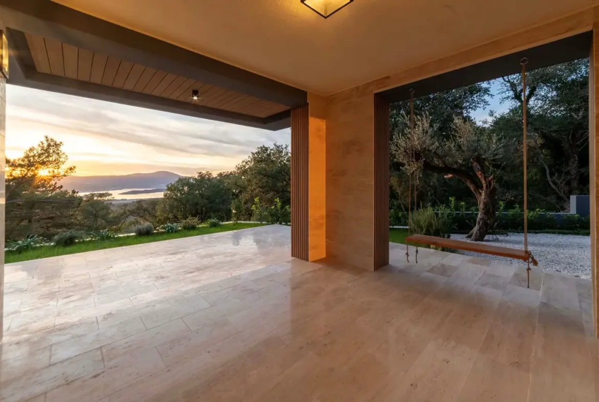 Modern family villa with pool and panoramic view, Kavač, Kotor