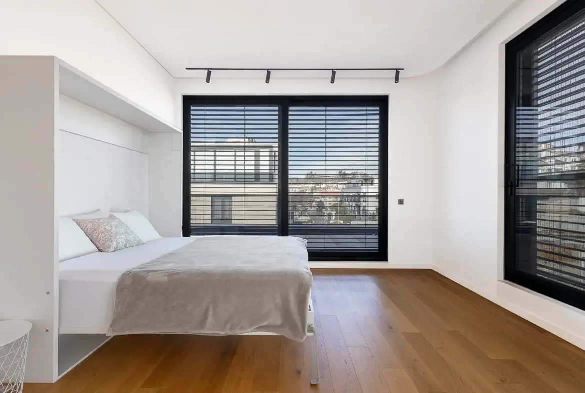 3-Bedroom Apartment, 184 m² – Green Hill, Savski venac, Belgrade
