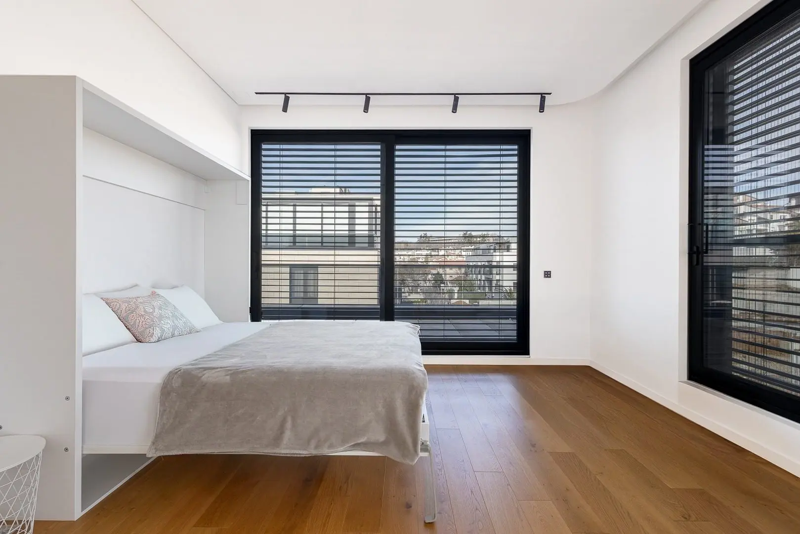 3-Bedroom Apartment, 184 m² – Green Hill, Savski venac, Belgrade