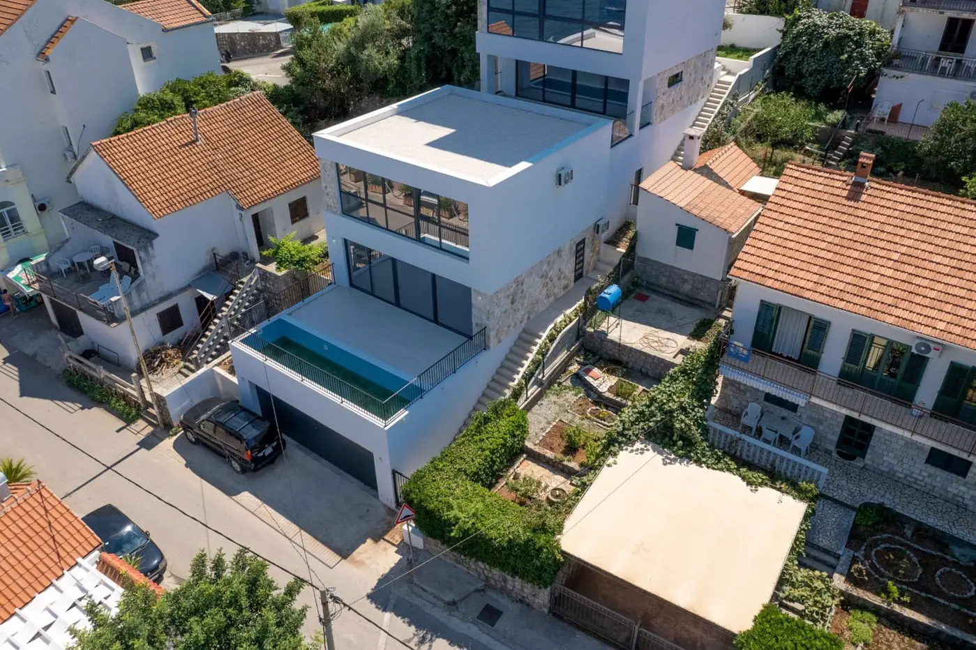 17-86 Newly built villa with pool and sea view, Krašići, Tivat