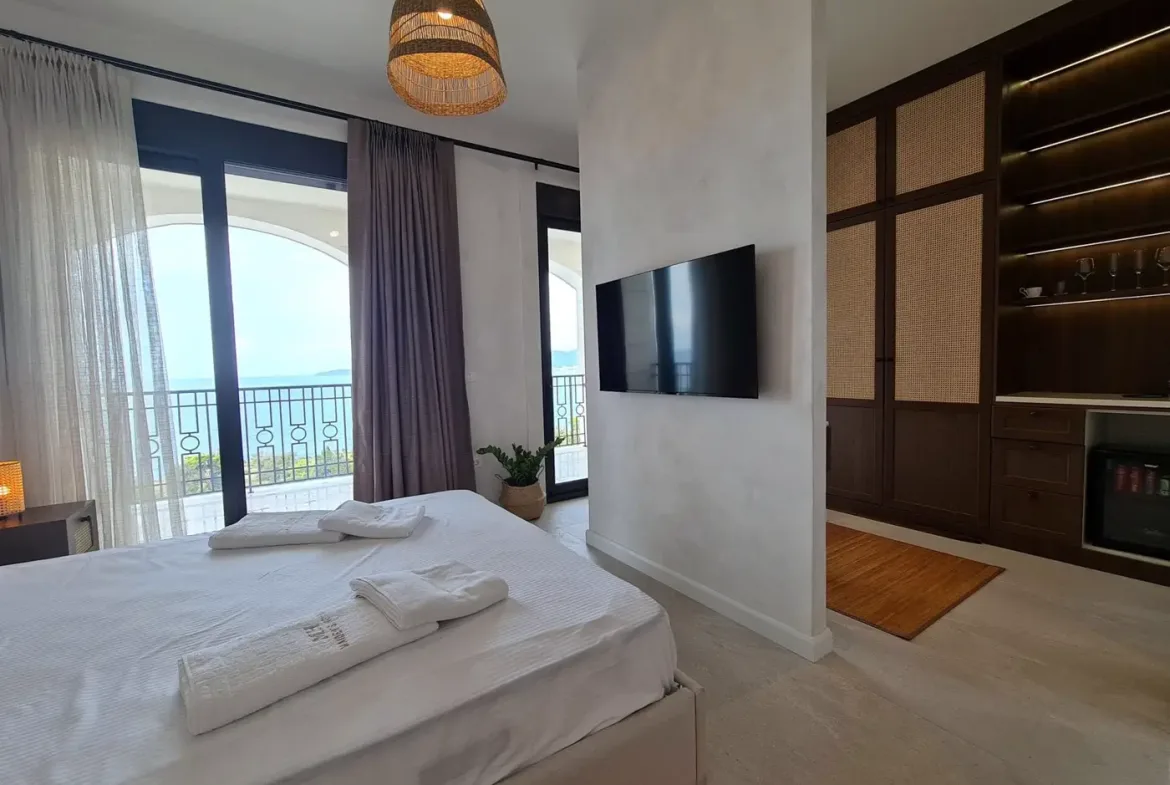 Three-story villa with pool and panoramic sea view, Skočiđevojka, Budva