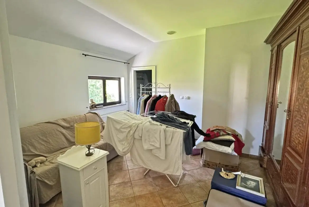 Kranj Area – Spacious Estate with Great Potential