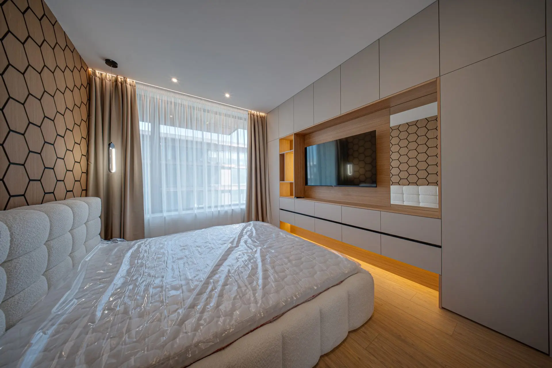 17f1a624e69988e1590d5651b136b743 Luxurious two-bedroom apartment in an iconic, innovative building Kosher