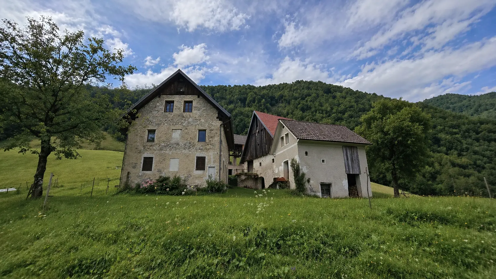 18-1 Idrija–Cerkno Area, Unique 40-Hectare Estate with Private Water Spring