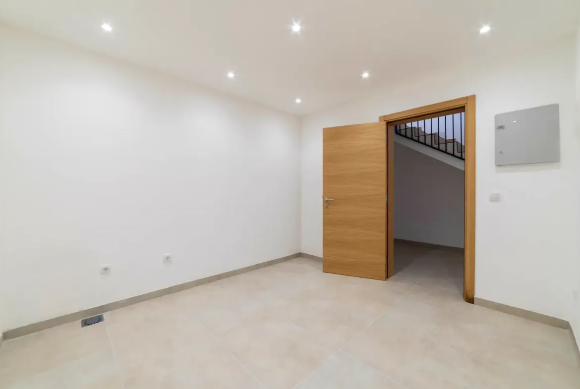 New villa with 4 bedrooms and panoramic sea view, Blizikuće, Budva