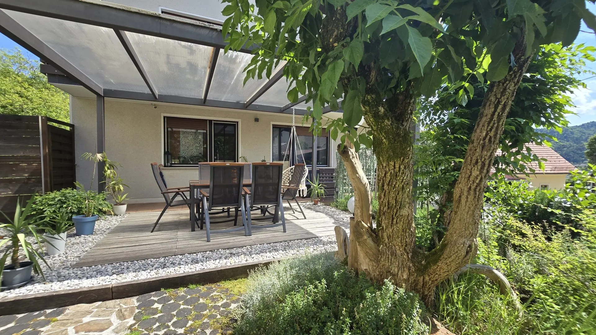 Škofja Loka Area – Spacious Family House with Beautiful Views and Large Garden in Gorenja Vas