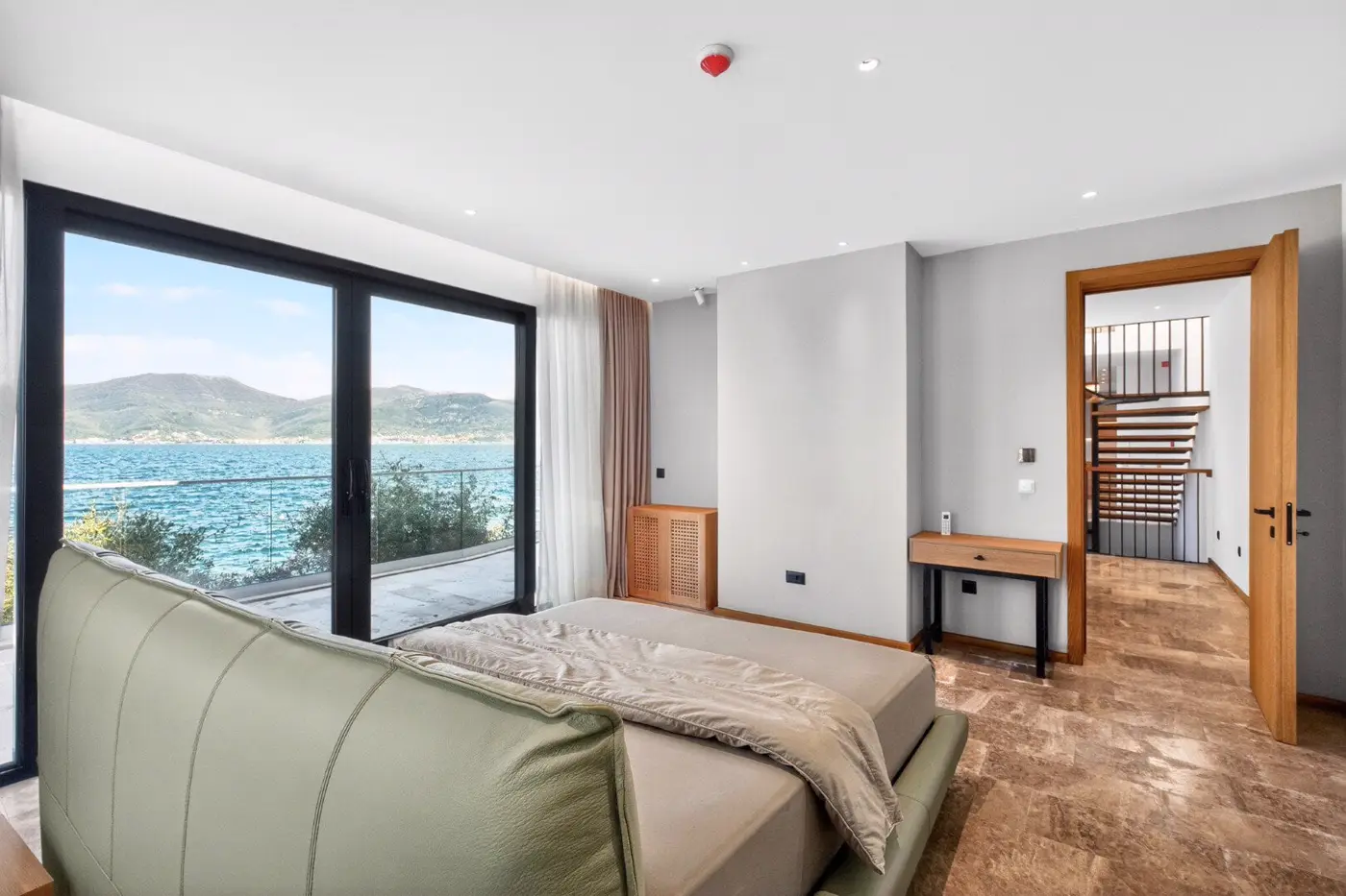First-line seaside villa, Krašići