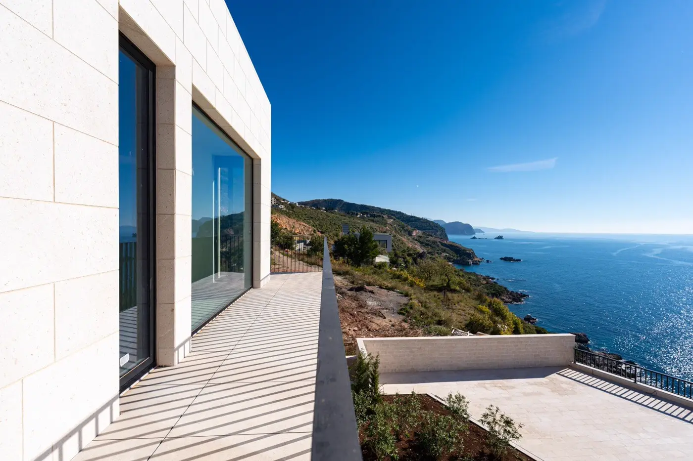 Villa on the cliff, Skočiđevojka, Budva