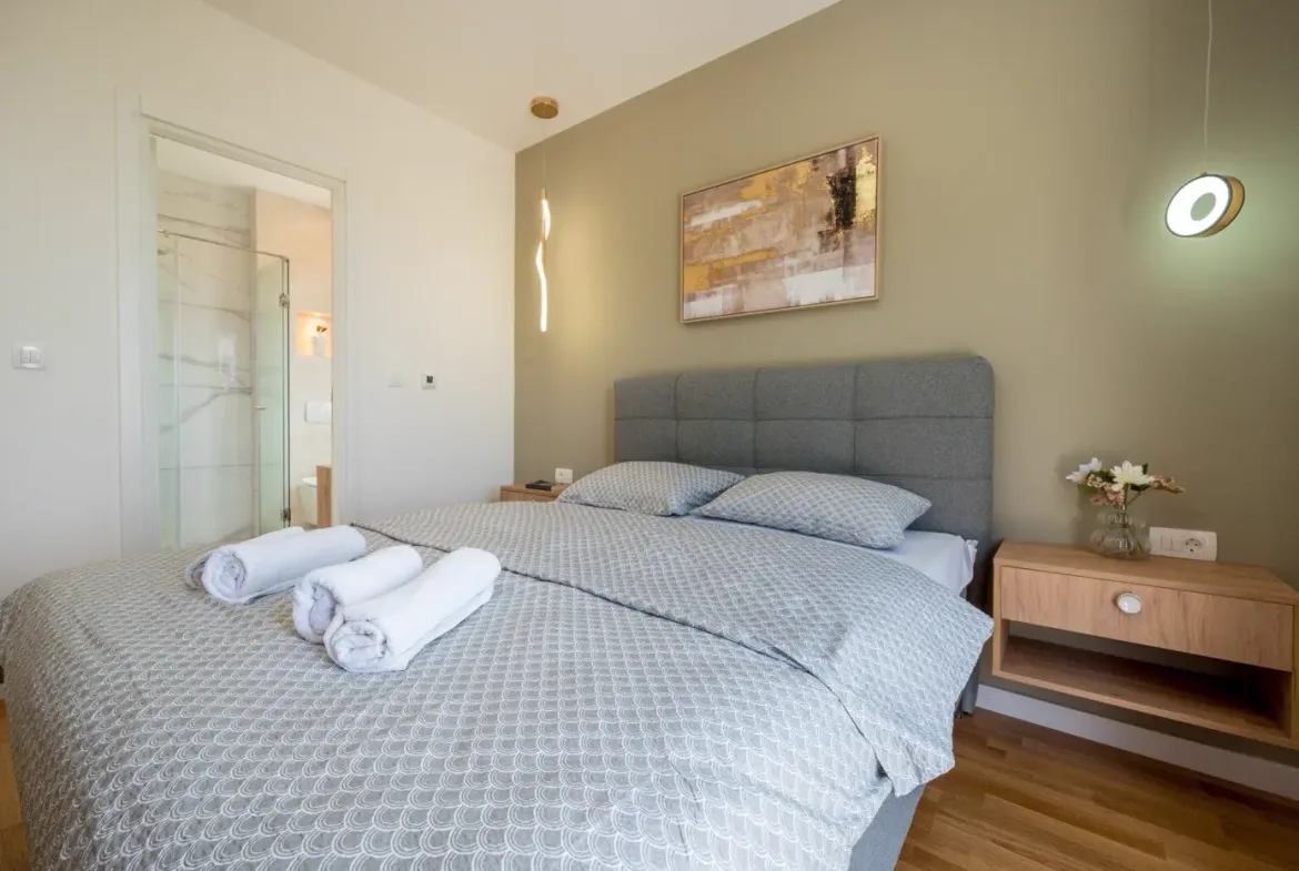New villa with 4 bedrooms and swimming pool, Tivat, Mrcevac