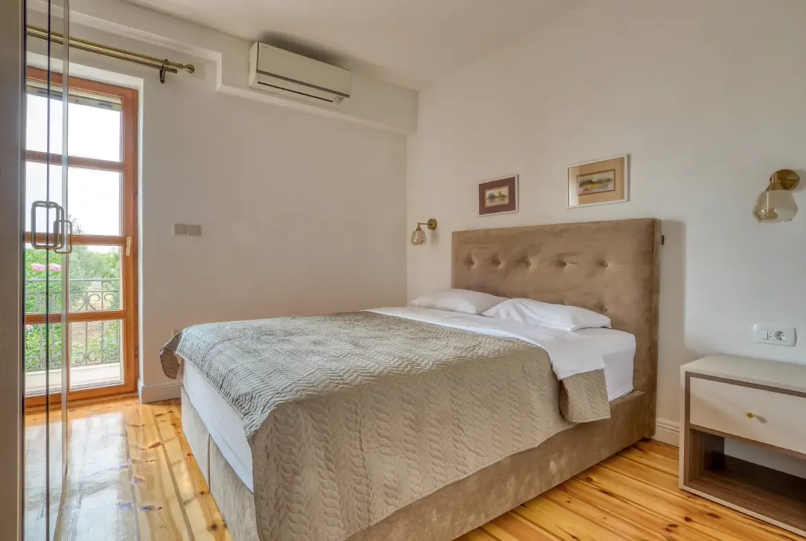 Stone villa with a large urbanized plot and swimming pool, Reževići, Budva