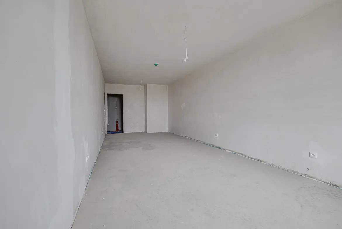 Three bedroom apartment in a luxury building next to Paradise Mall