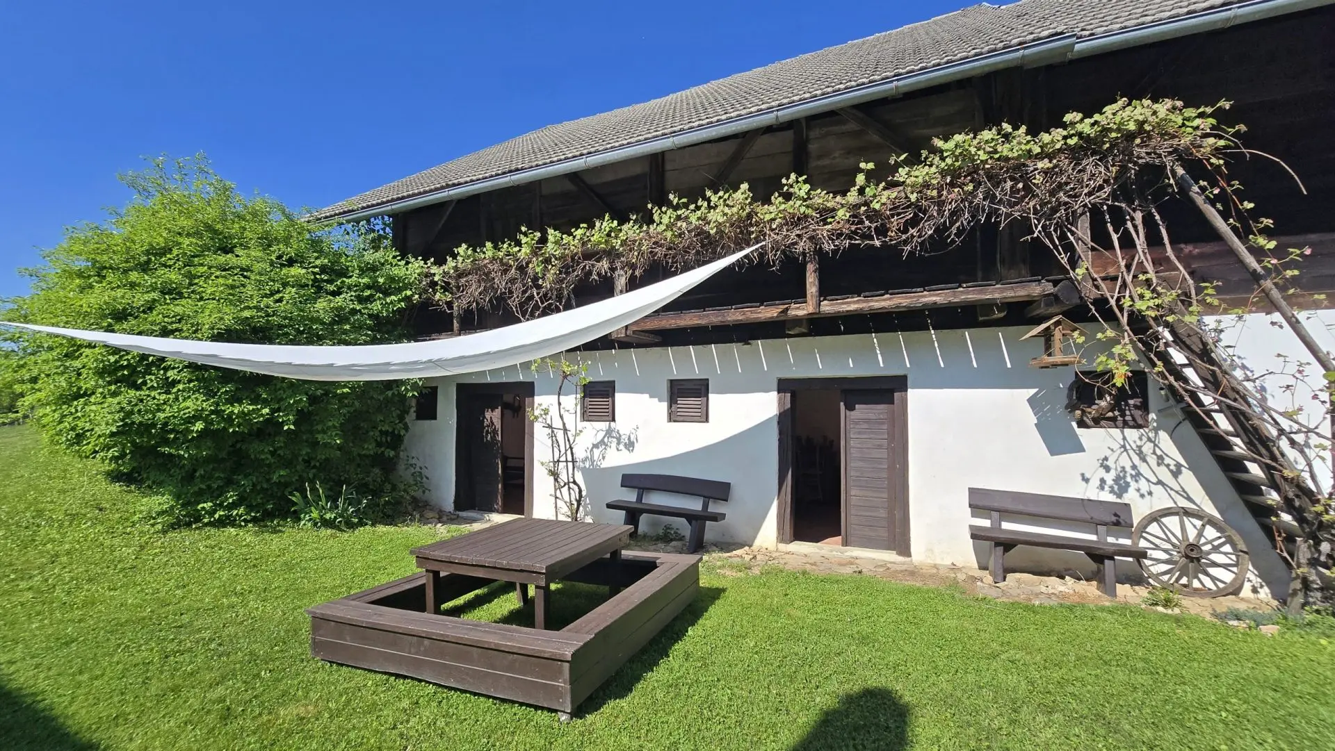 Ljubljana surroundings – a beautiful, restored farmhouse, 30 min from Ljubljana