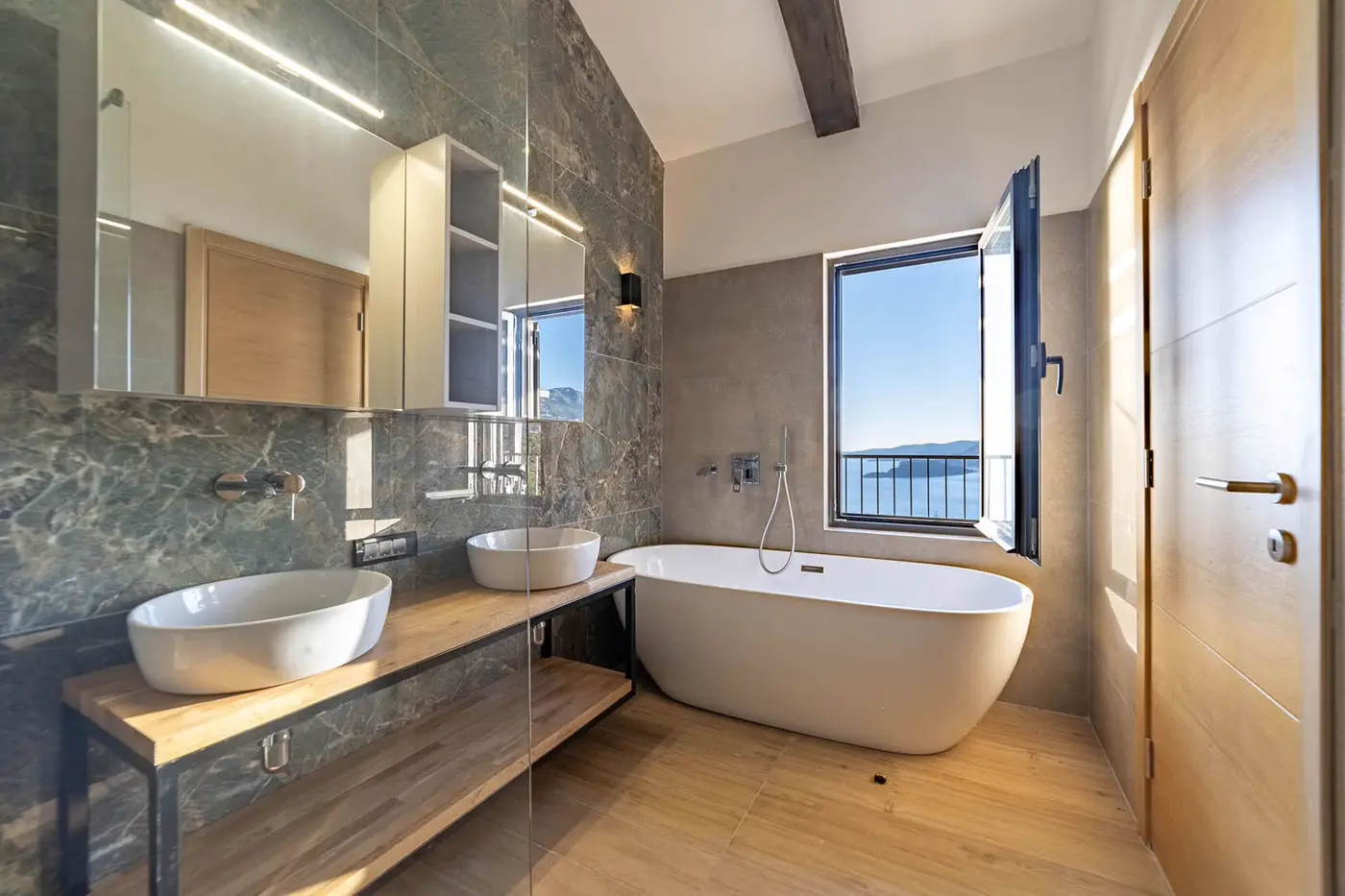 New villa with 4 bedrooms and panoramic sea view, Blizikuće, Budva
