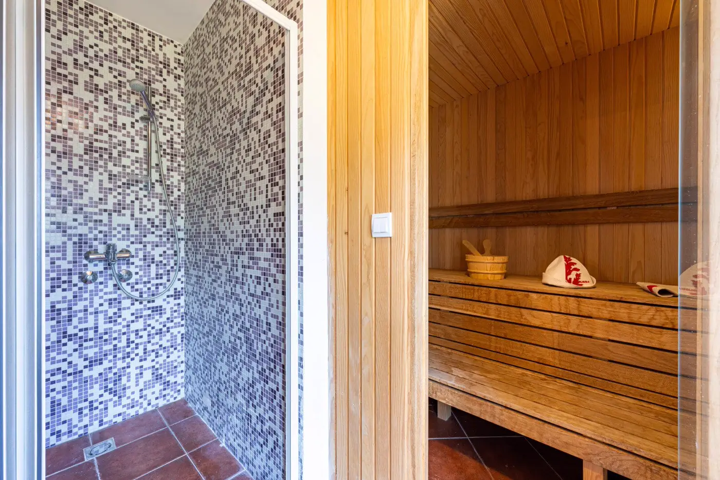 Villa in a complex on the first line to the sea, Kostanjica, Kotor
