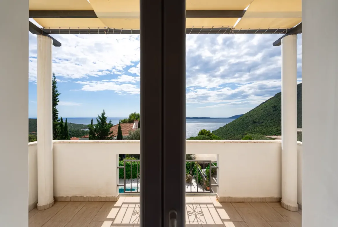 Villa with a panoramic view of the sea and Mamula, Žanjice, Herceg Novi