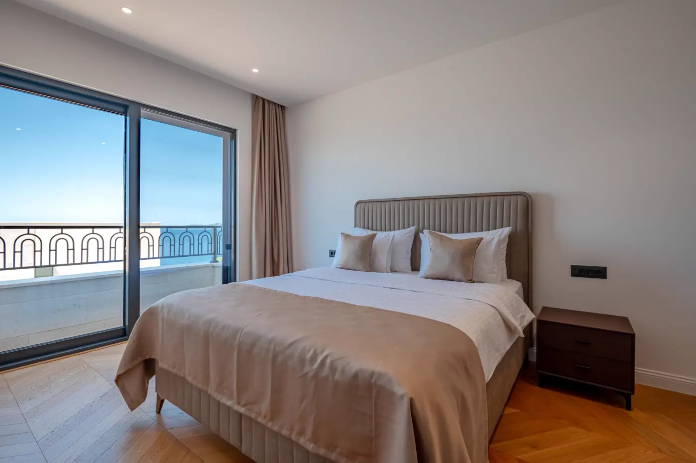 19-37 New furnished villa with pool, Reževići, Budva