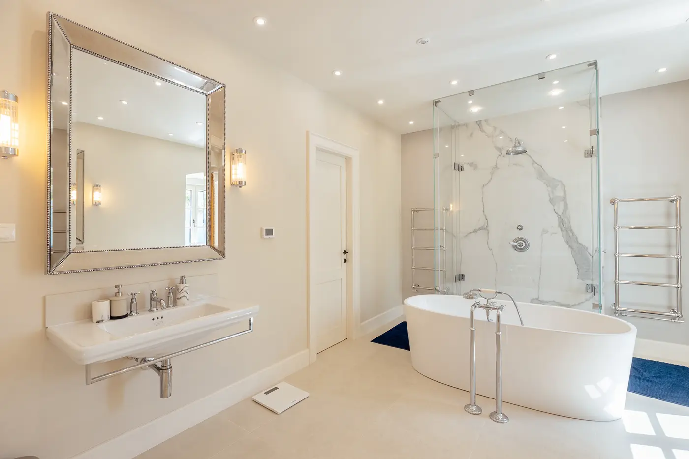 19-63 Luxuriously renovated stone villa with pontoon, Dobrota, Kotor