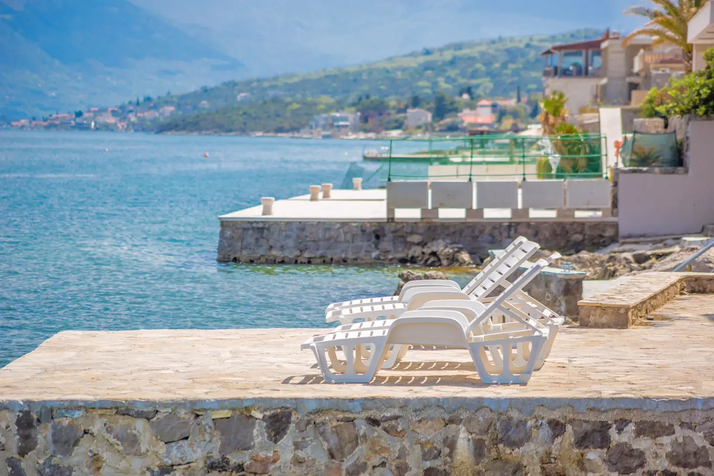 New villa with 3 apartments on the first line to the sea, Tivat, Krašići