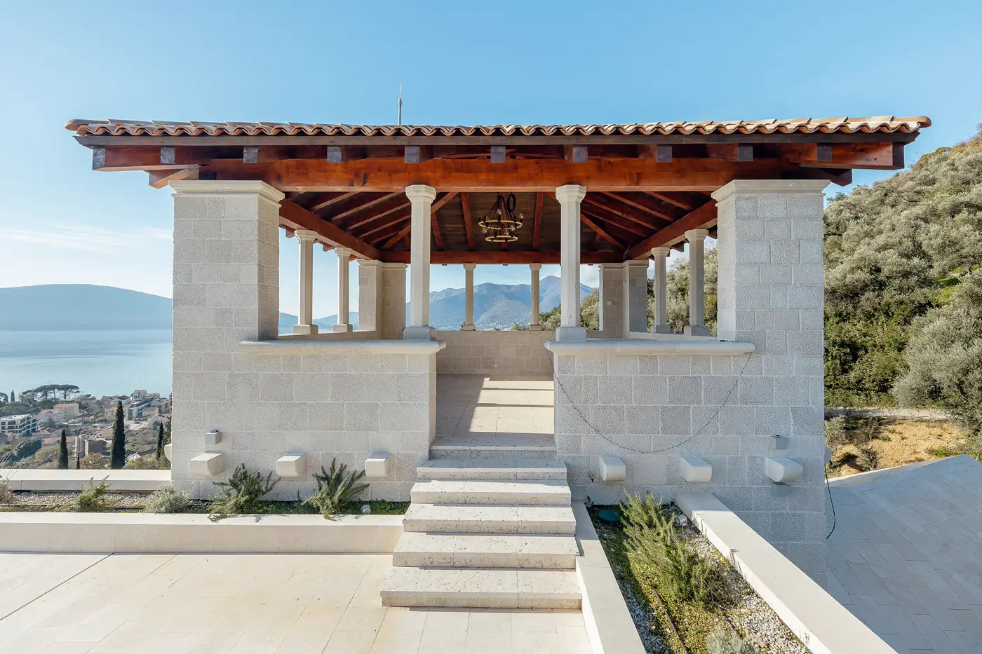 A unique villa with a panoramic view of the sea and Porto Montenegro, Tivat