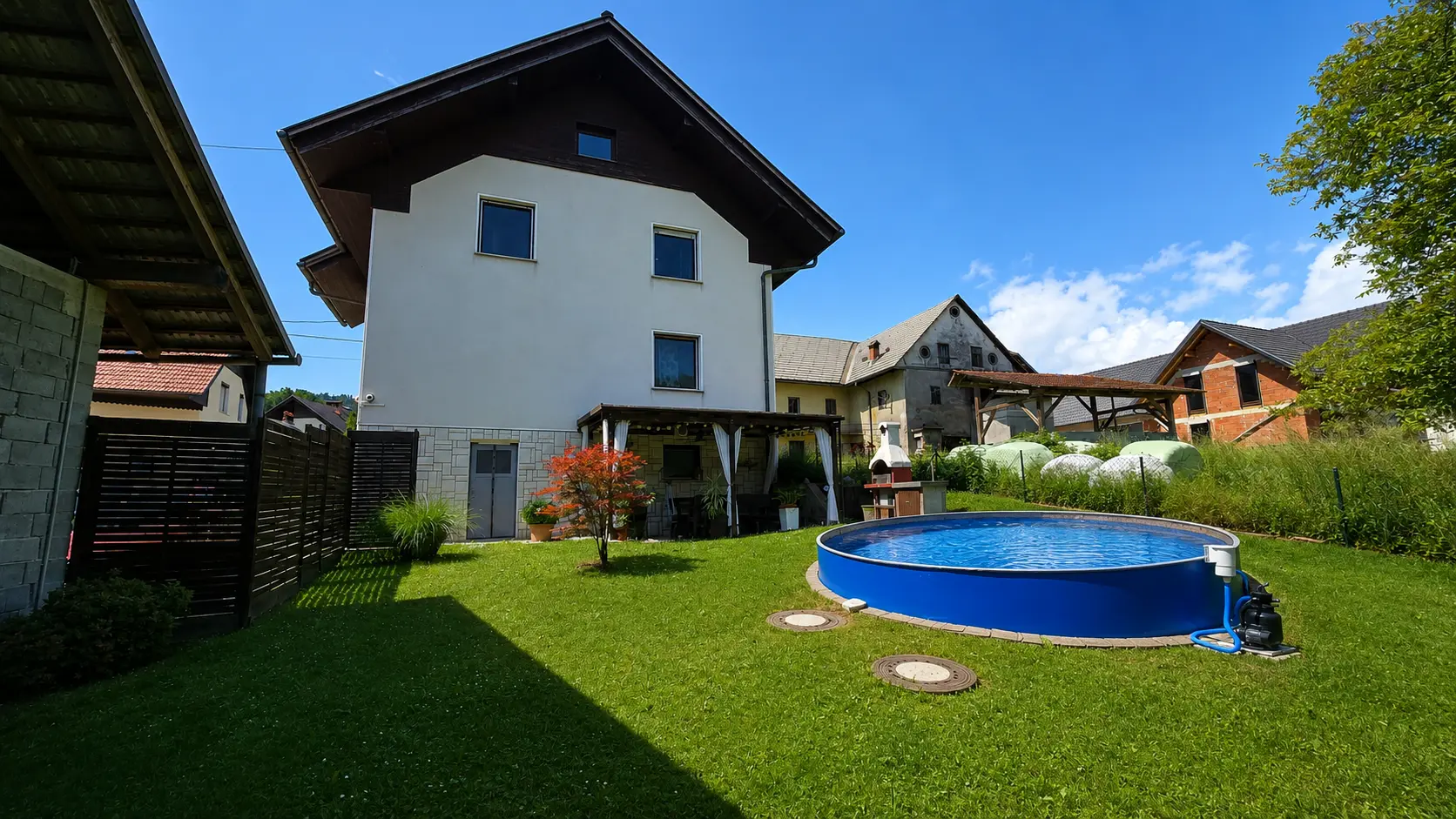 Škofja Loka Area – Spacious Family House with Beautiful Views and Large Garden in Gorenja Vas