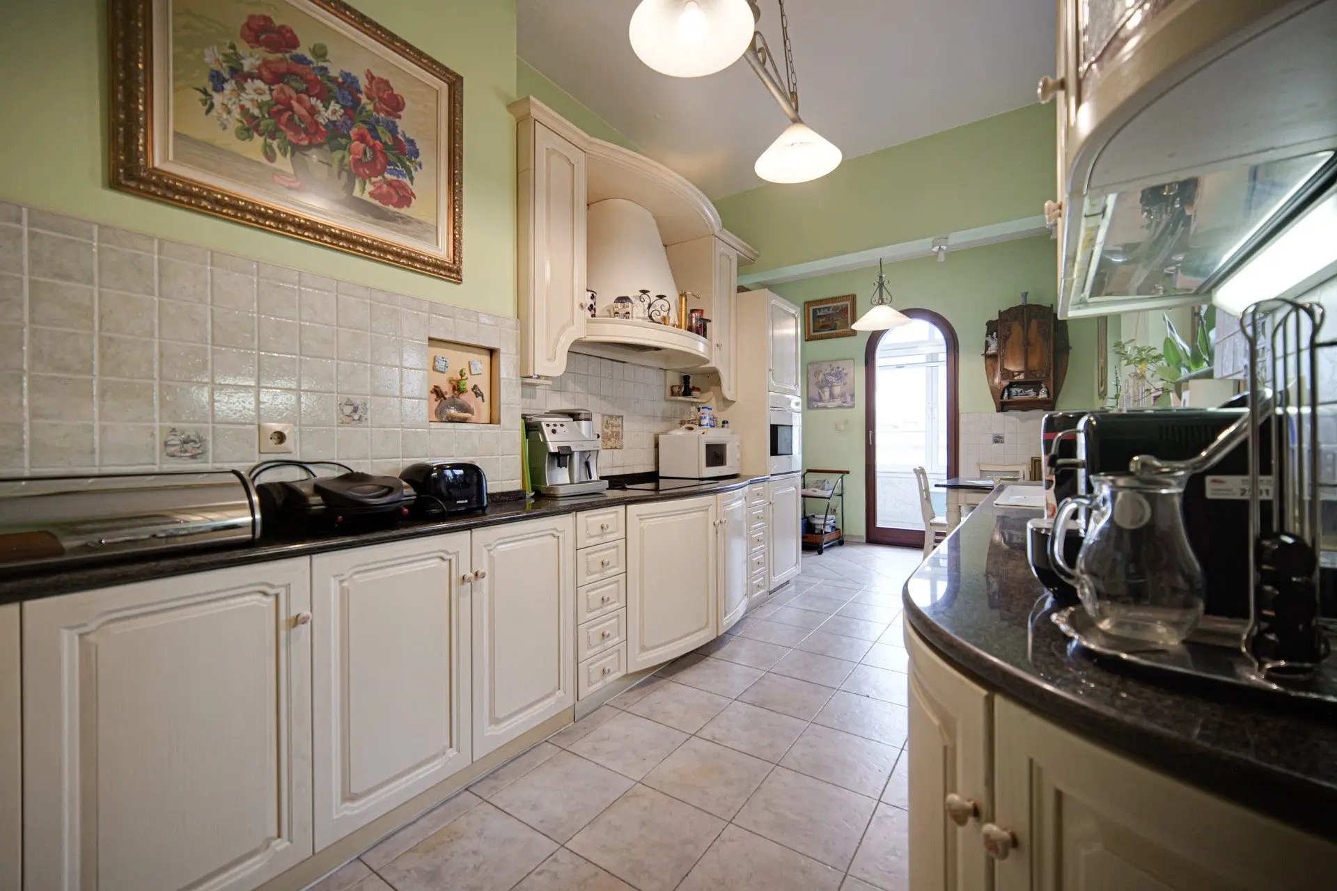 Aristocratic apartment for sale in an excellent location next to the St. Alexander Nevsky Cathedral