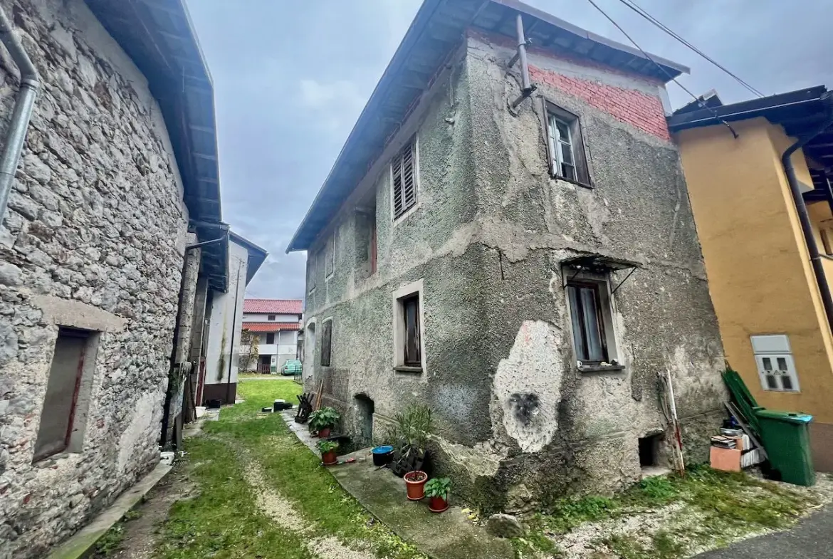 Soča area – Charming House in need of renovation in the Soča Valley