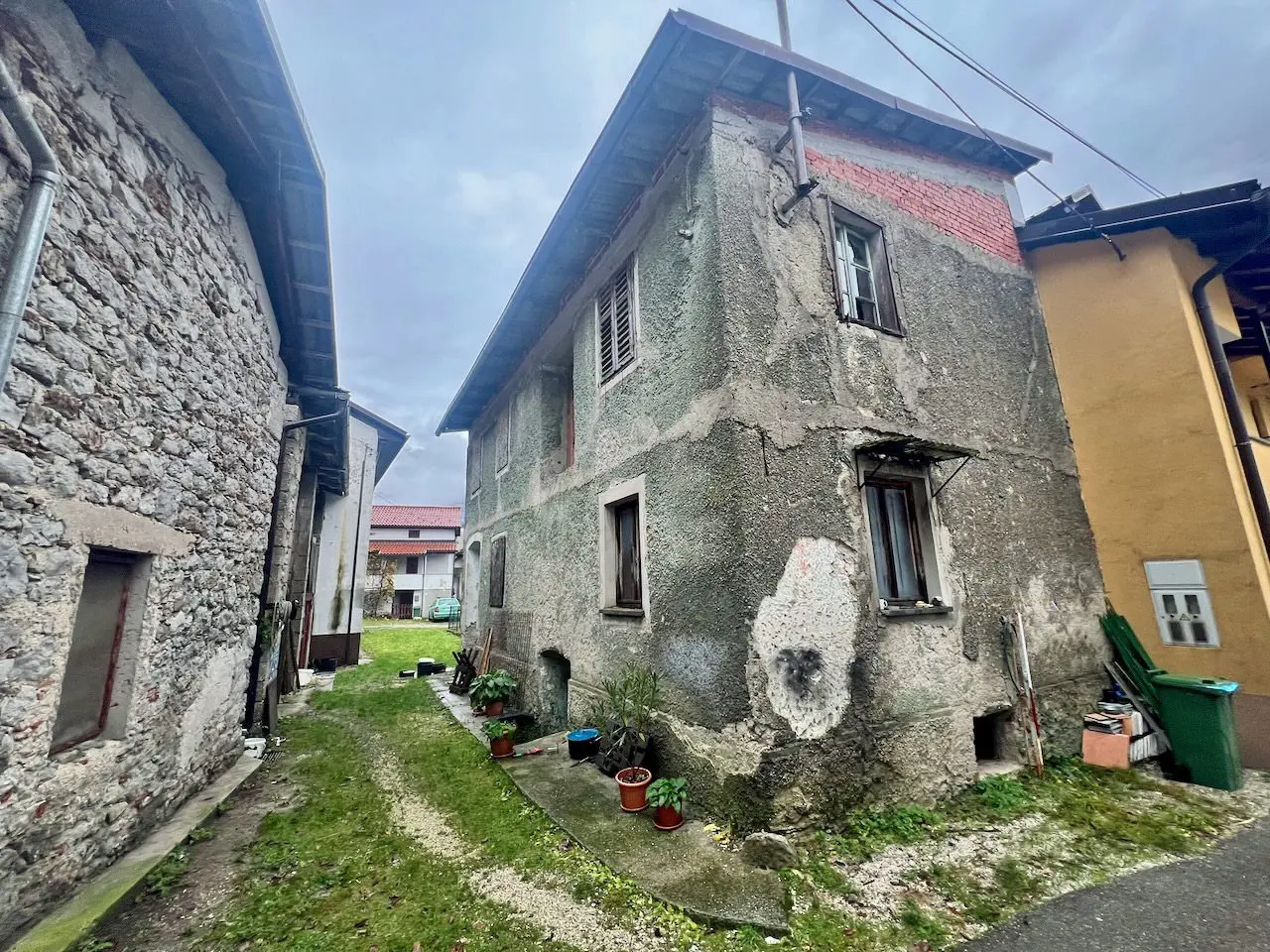 Soča area – Charming House in need of renovation in the Soča Valley