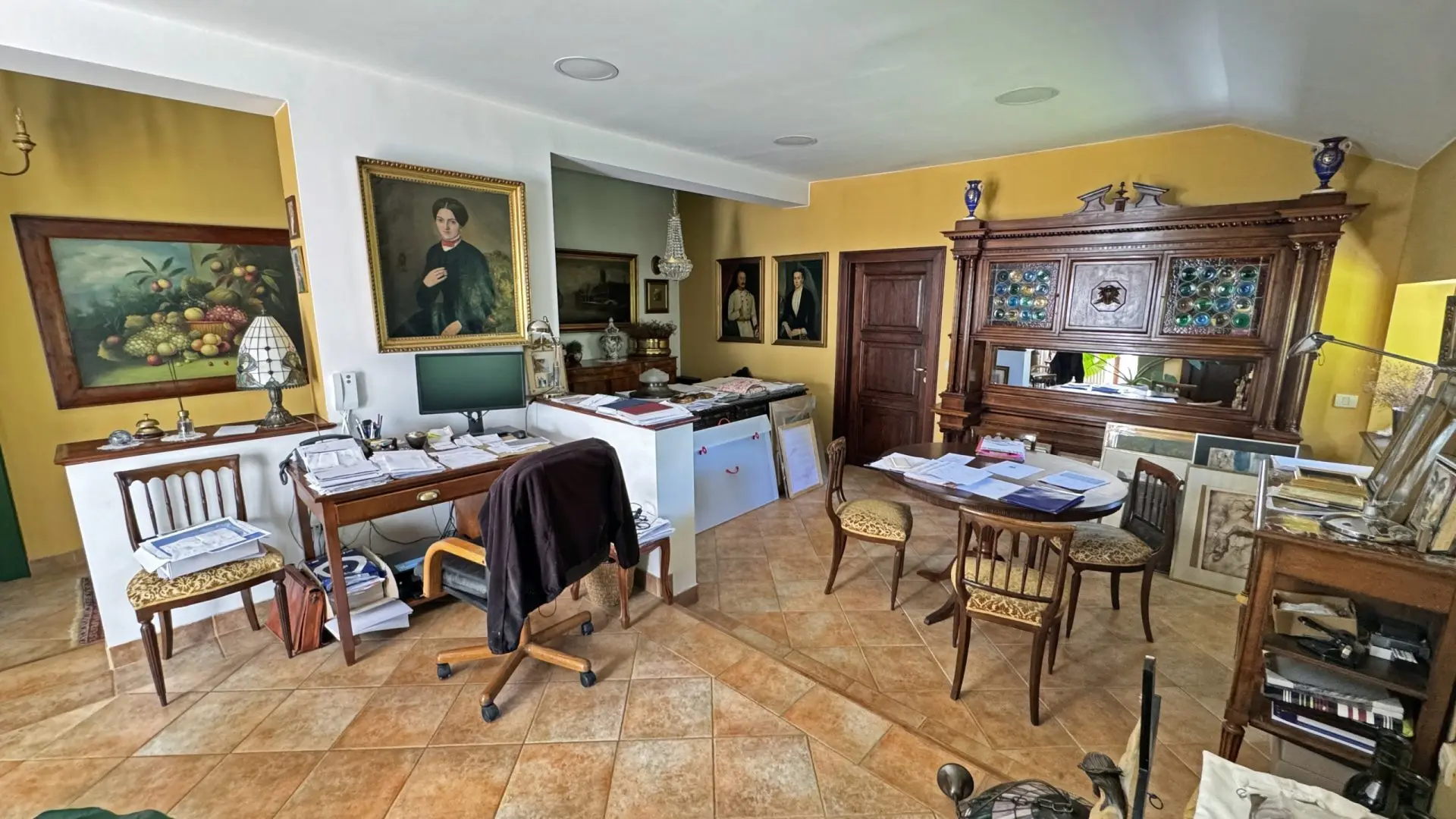 Kranj Area – Spacious Estate with Great Potential