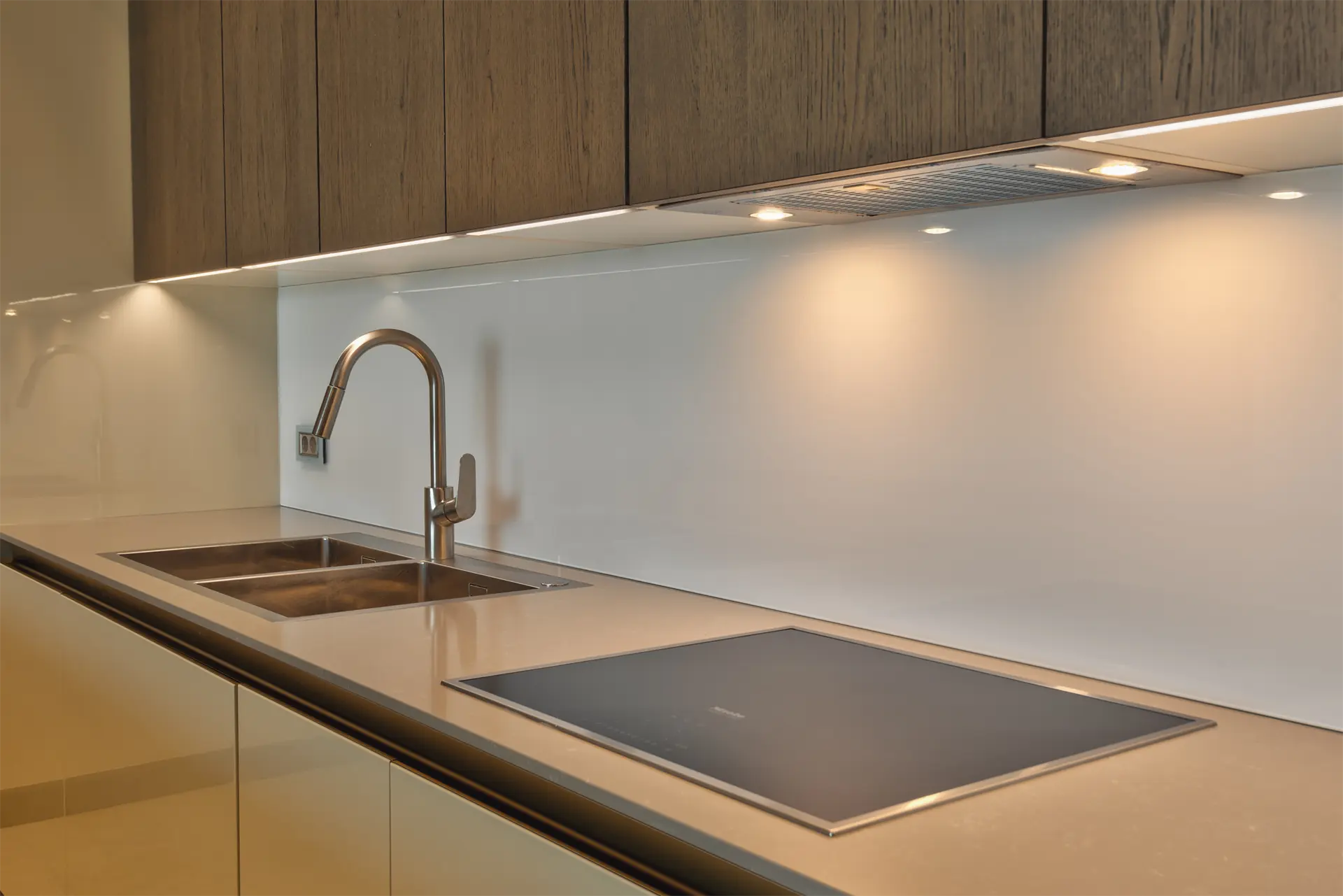 Spacious and modern three-bedroom apartment in Marina Residences