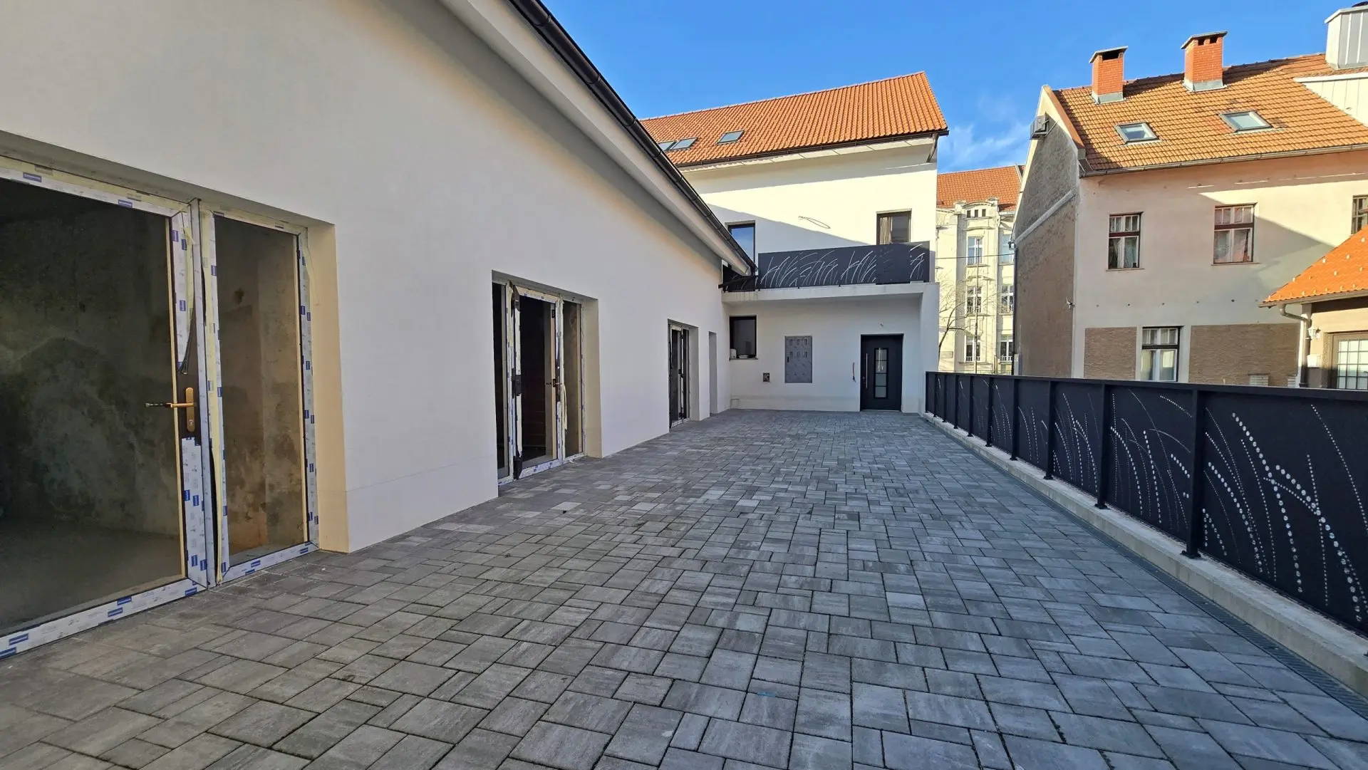 1_edited-1-4-4 Ljubljana – Commercial space in Multi-Unit Residential Building in Vič