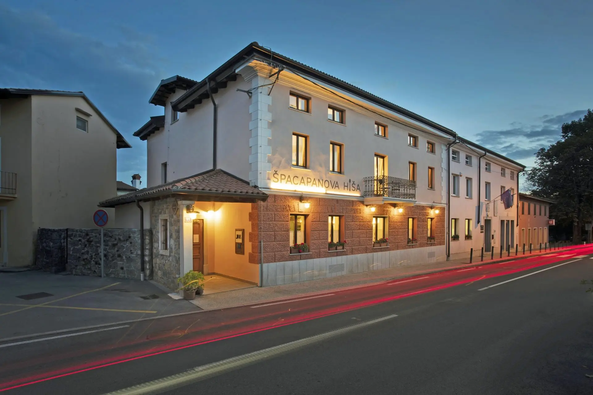 Karst Area – A family run business – restaurant and a hotel in Komen