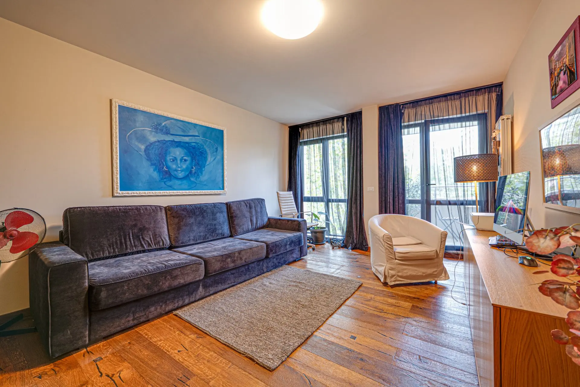 An exceptional four-room apartment in one of the most prestigious gated complexes in the Iztok district.