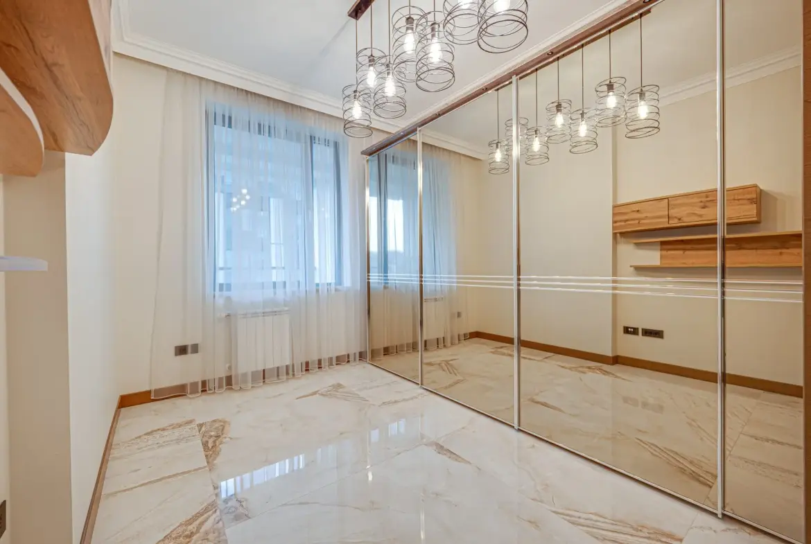 Fully furnished four-room apartment in a gated residential complex in the Lozenets neighborhood