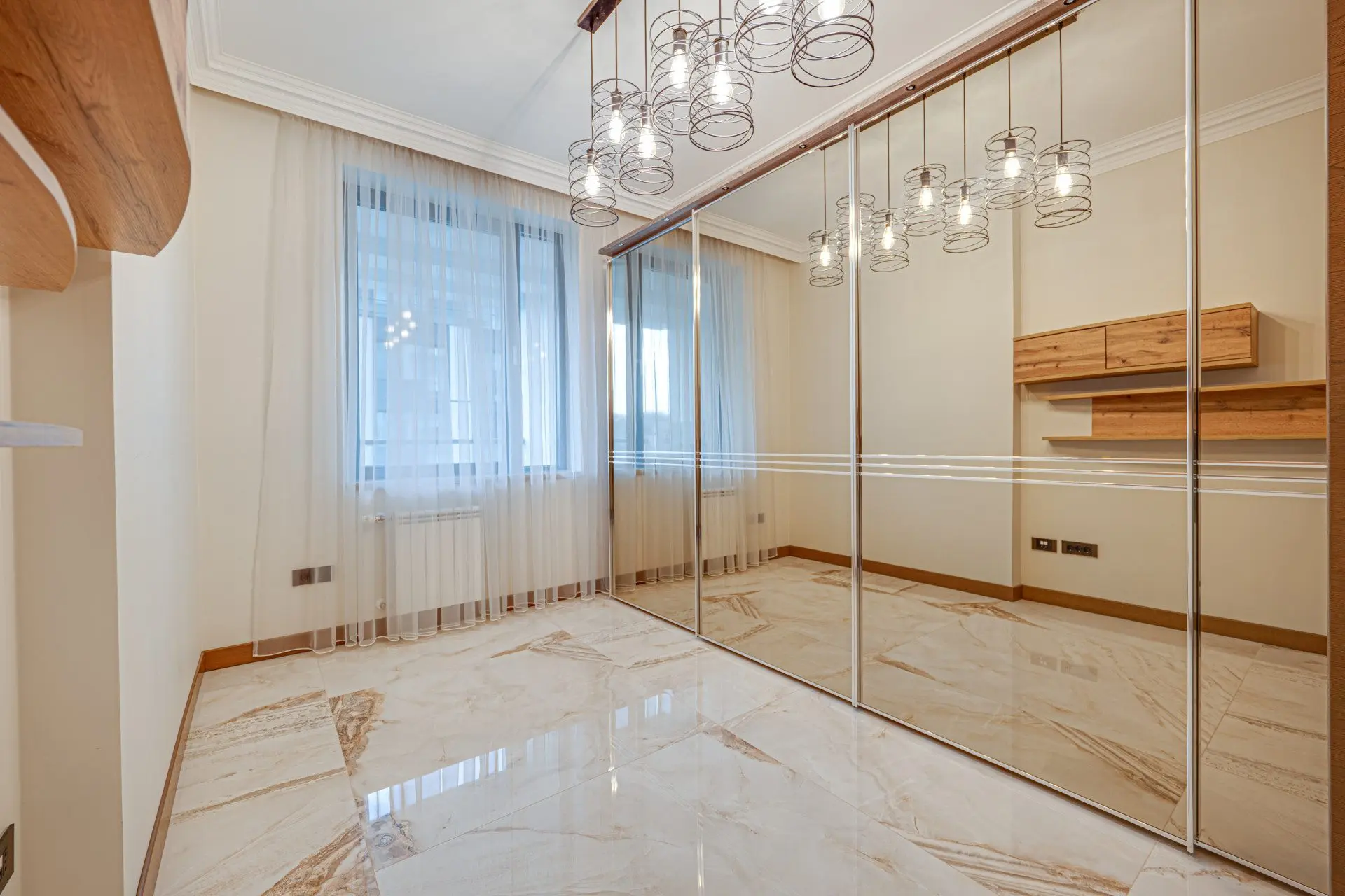 Fully furnished four-room apartment in a gated residential complex in the Lozenets neighborhood