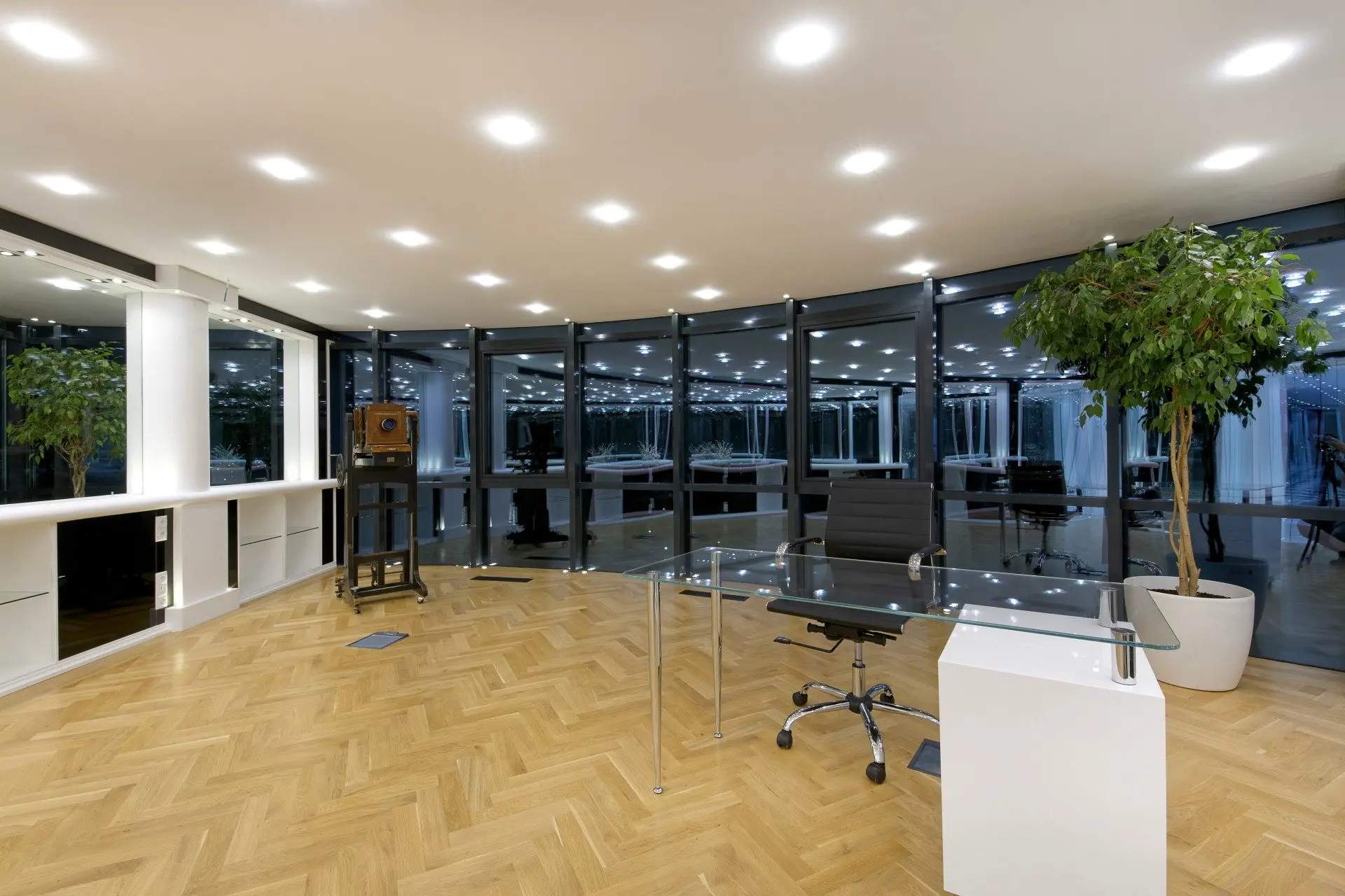 1cb4ef4a885cff8382fb446670308831 Spacious floor of a business building located in Hadji Dimitar district