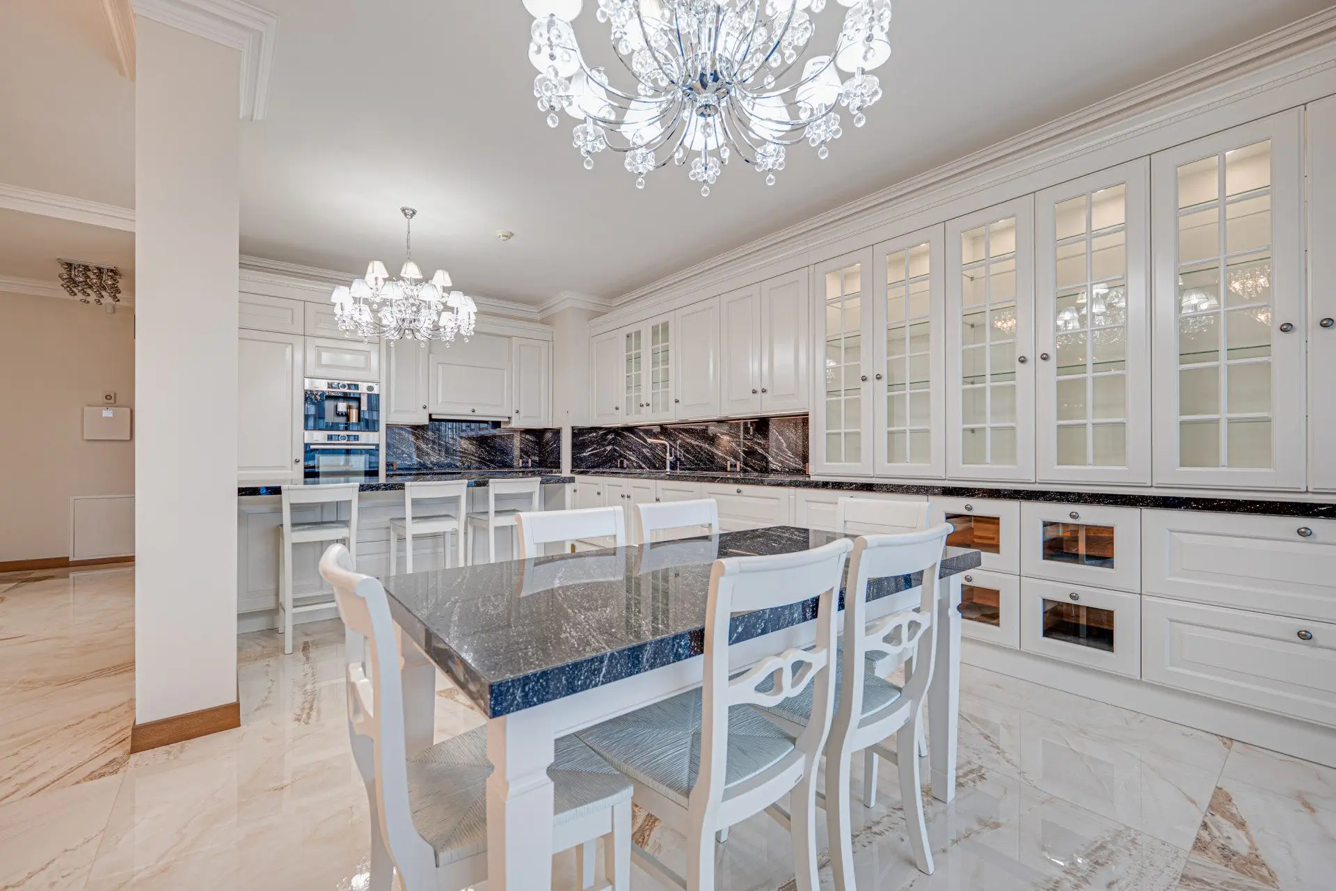 Fully furnished four-room apartment in a gated residential complex in the Lozenets neighborhood