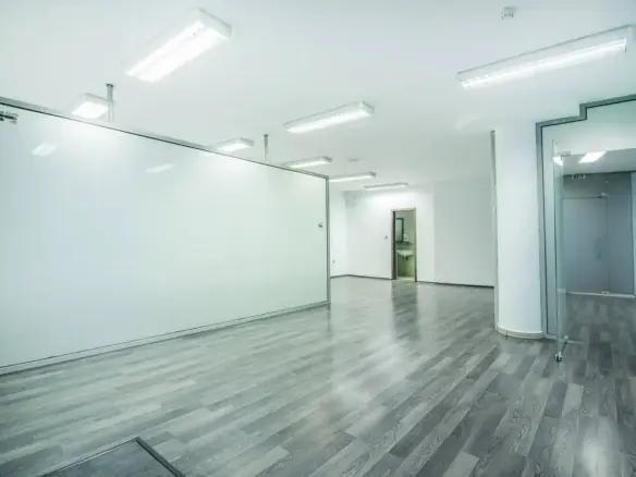 Multifunctional business building with excellent layout and square footage
