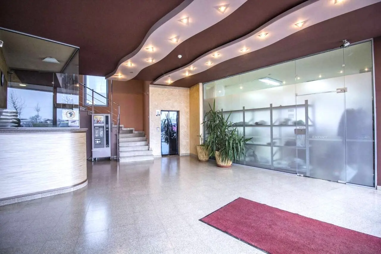 Multifunctional business building with excellent layout and square footage