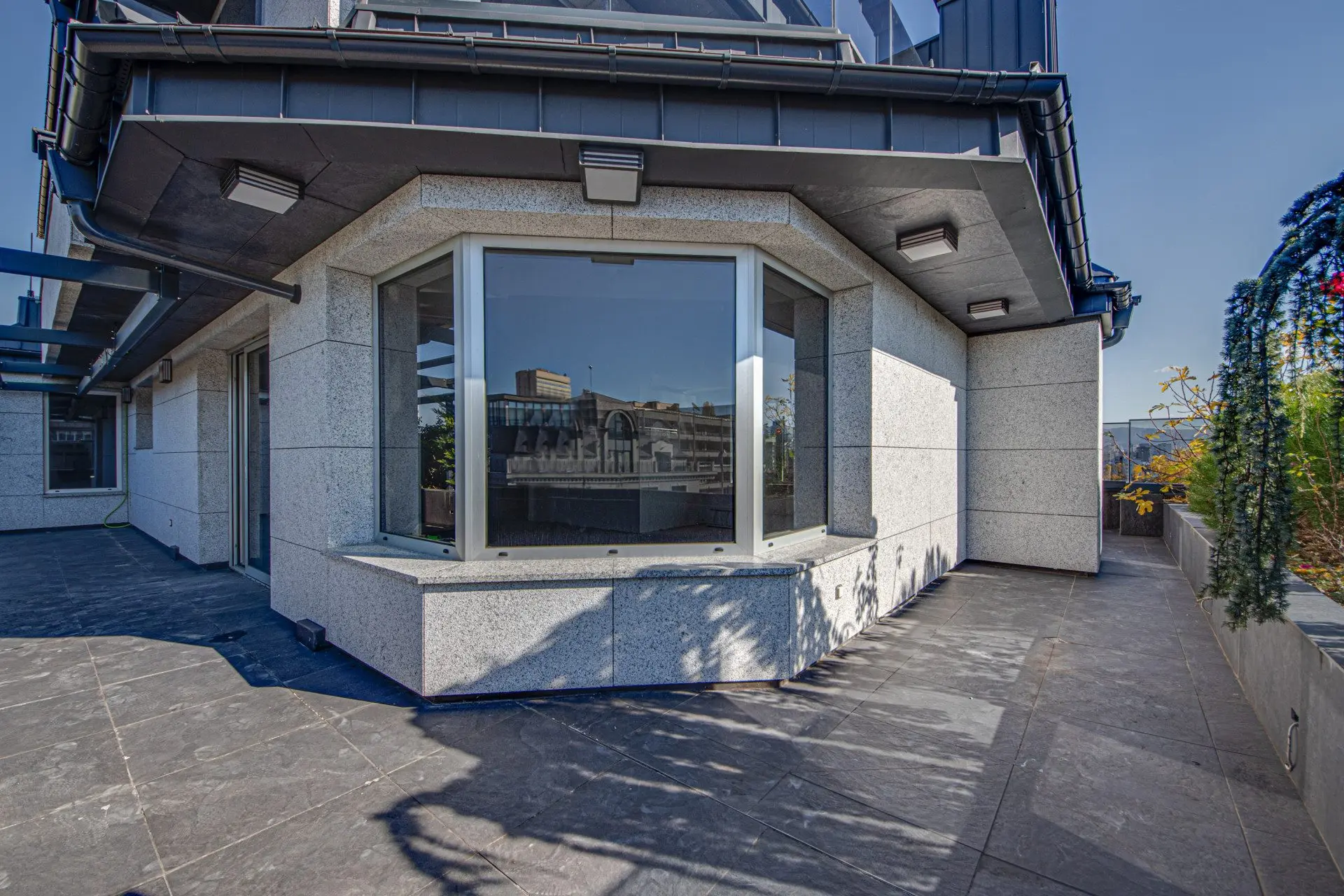 1e86f4986e5d9d06ce9752bec606dd7d-1 Luxury penthouse in Iztok for sale
