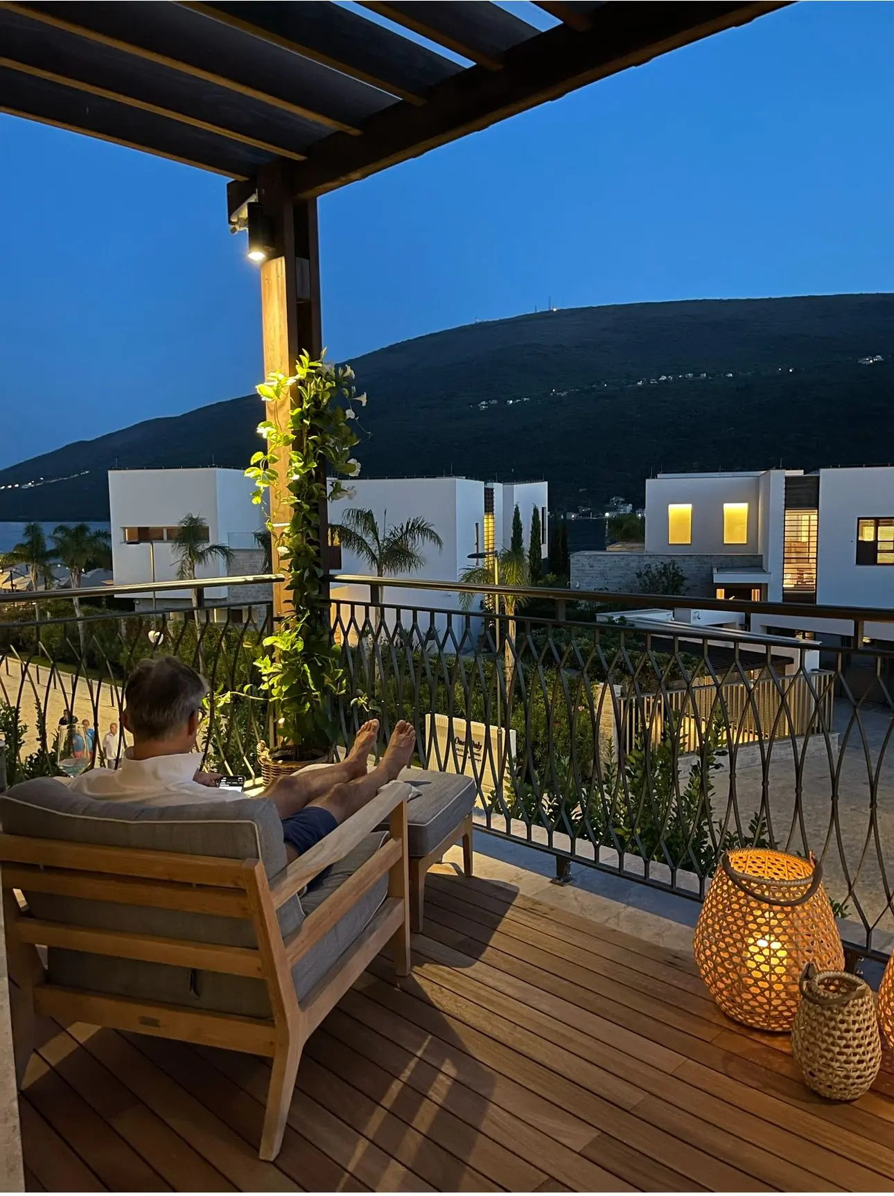 Three-Bedroom Apartment, Portonovi