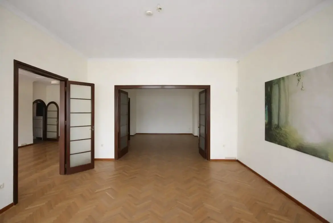 Aristocratic apartment in Doctor’s Monument for sale