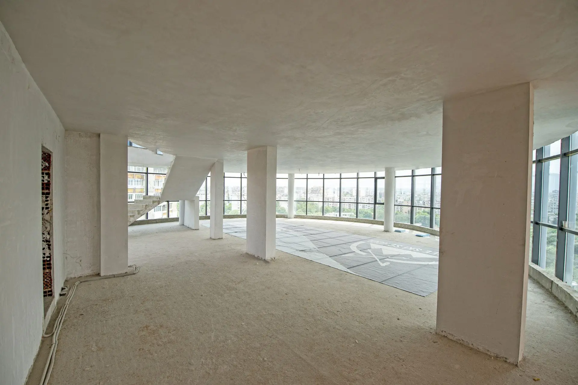 Spacious floor of a business building located in Hadji Dimitar district