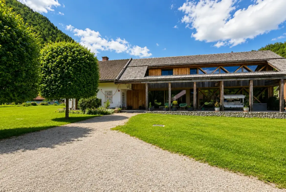 Bled – Surroundings, Exclusive Modern House with wonderful gardens & nature