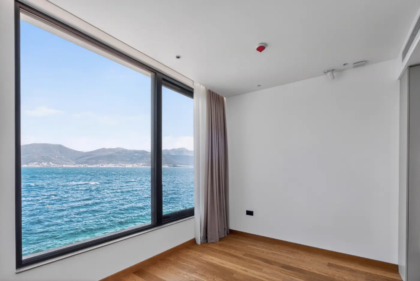 First-line seaside villa, Krašići