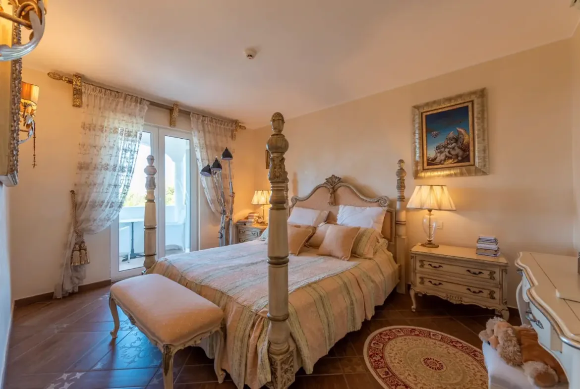 A complex of two villas in an elite location, Miločer, Budva